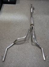 画像をギャラリービューアに読み込む, MBRP 21-24 Chevrolet Surburban XL 5.3L 3in Aluminized 2.5in Dual Split Carbon Fiber Cat-back