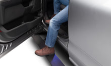 Laden Sie das Bild in den Galerie-Viewer, AMP Research 21–23 Ford F150 PowerStep Plug N Play – Schwarz (siehe 76252-01A für Hybrid)