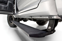 Laden Sie das Bild in den Galerie-Viewer, AMP Research 21–23 Ford F150 Hybrid/NUR Beleuchtung Power Step – Plug N Play