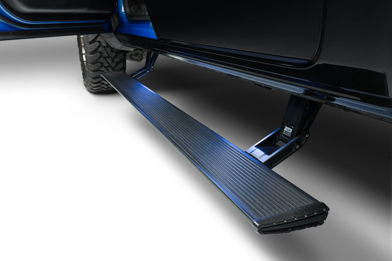 AMP Research 19-22 Ram 1500 Crew Cab PowerStep Xtreme - Negro (incluye iluminación de estilo OEM)