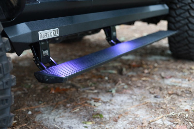 AMP Research 18-23 Jeep Wrangler JL 2DR PowerStep XL - Negro (incluye iluminación de estilo OEM)