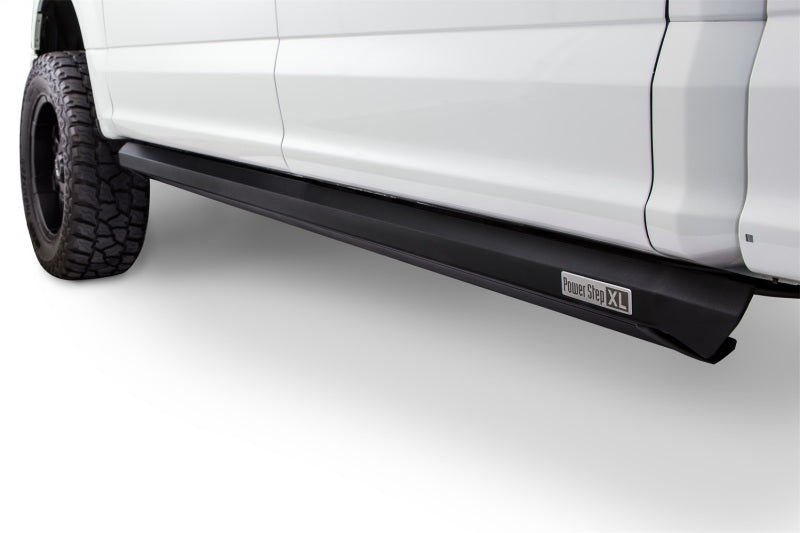 AMP Research 20-23 Chevy Silverado 1500 Crew Cab PowerStep XL - Negro (incluye iluminación de estilo OEM)